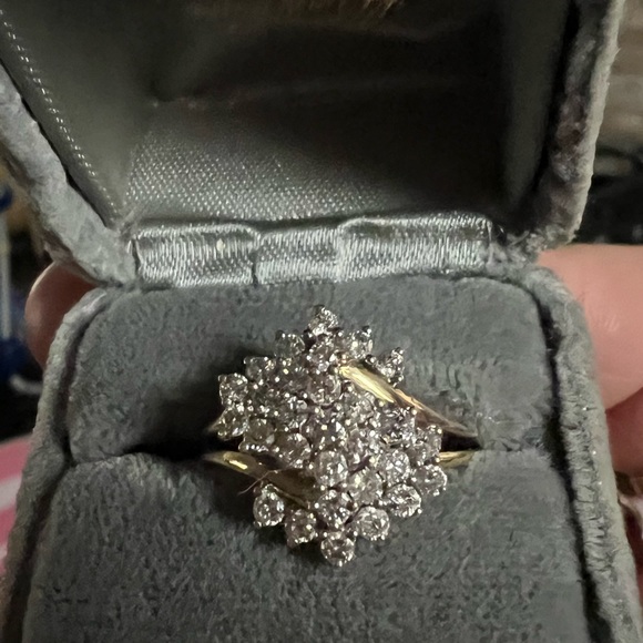 10k yellow gold natural diamond ring - Picture 8 of 14